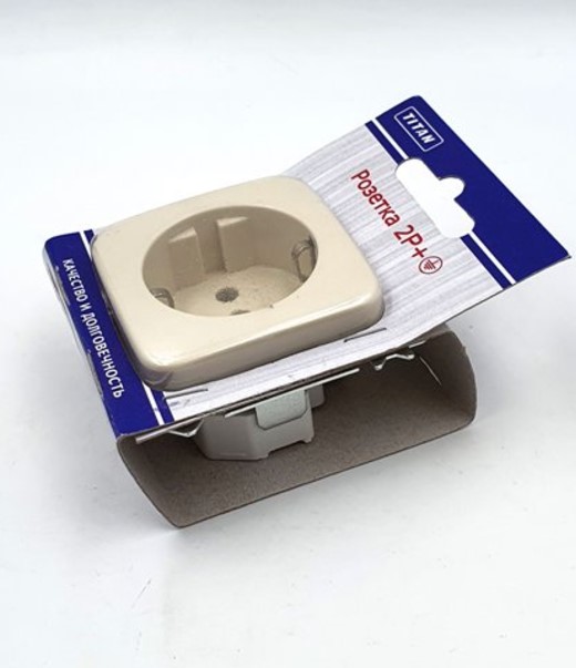 Վարդակ հողանցումով սպ TITAN 2424